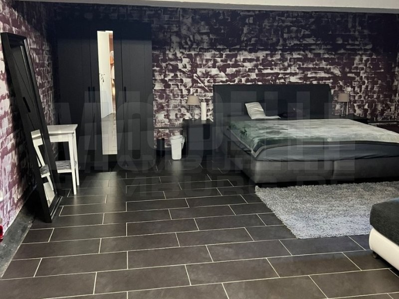 *** NEU RENOVIERTES APARTMENT ***