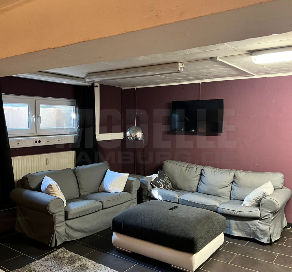*** NEU RENOVIERTES APARTMENT ***