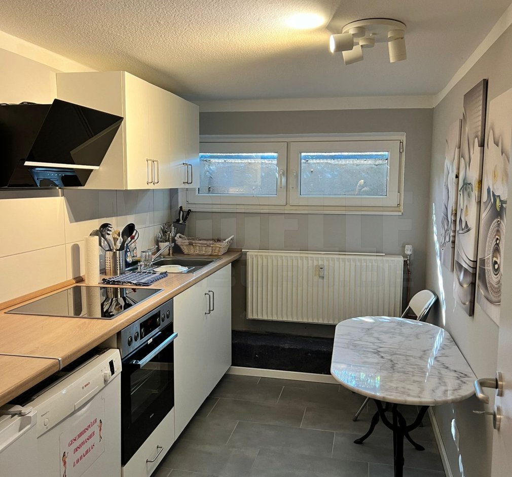*** NEU RENOVIERTES APARTMENT ***